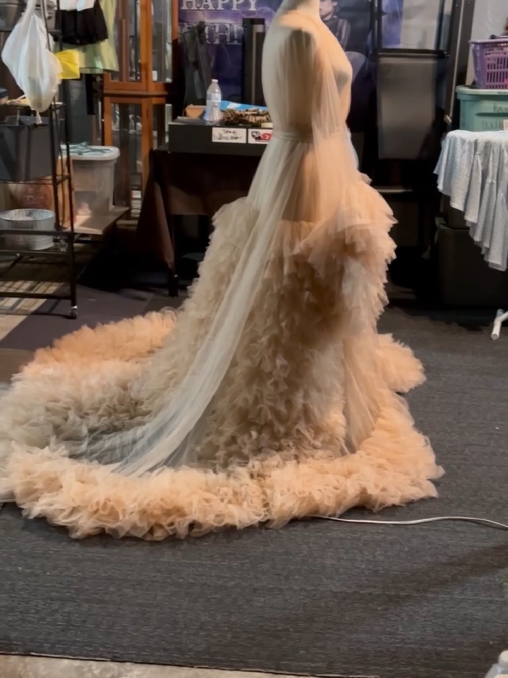 Elegant Blush Ruffle Maternity Robe - Picture 3 of 4